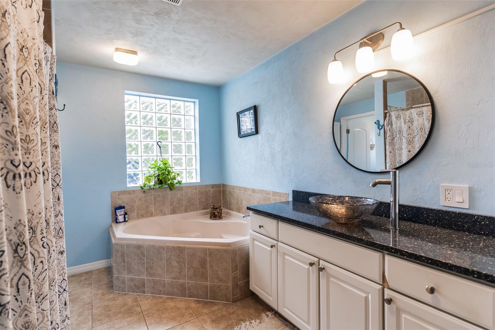 Image 28 of 43 For 728 Flamingo Drive