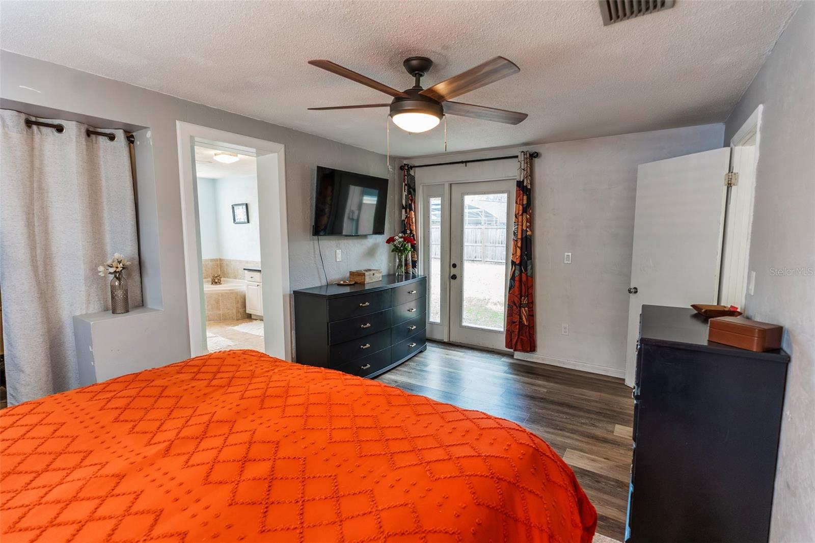 Image 30 of 43 For 728 Flamingo Drive