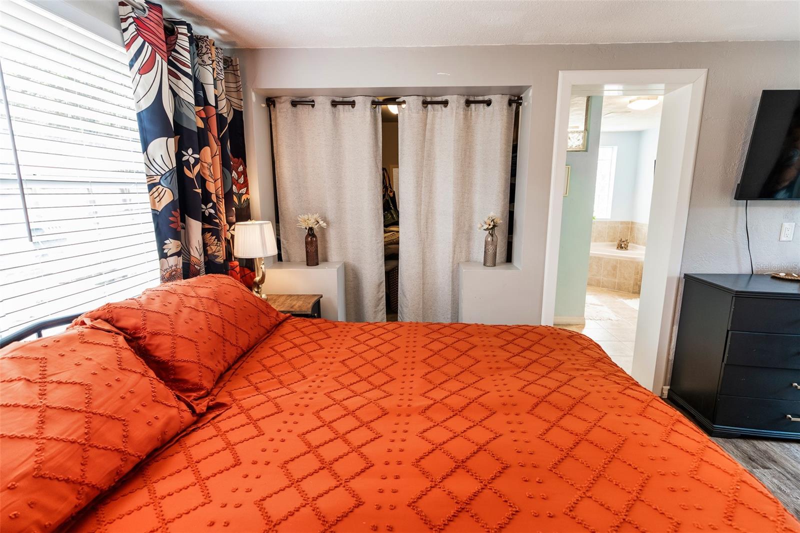 Image 31 of 43 For 728 Flamingo Drive