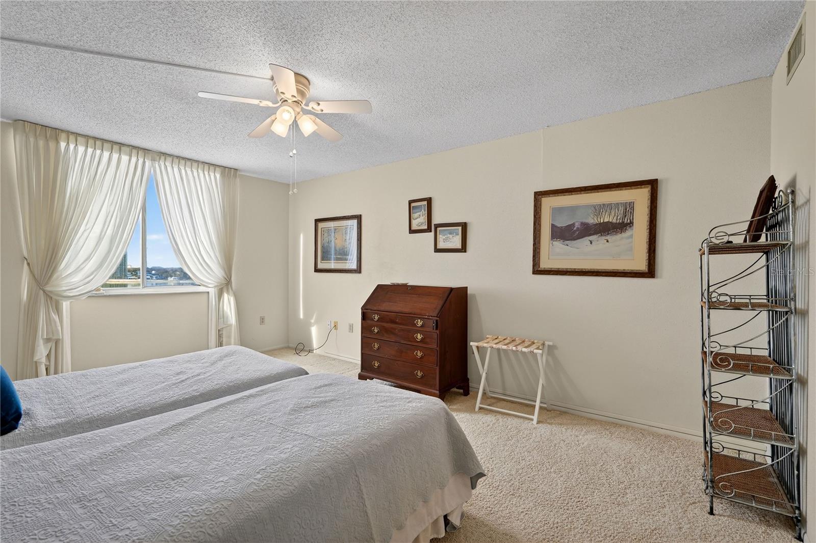 Image 22 of 37 For 935 Halifax Avenue 707