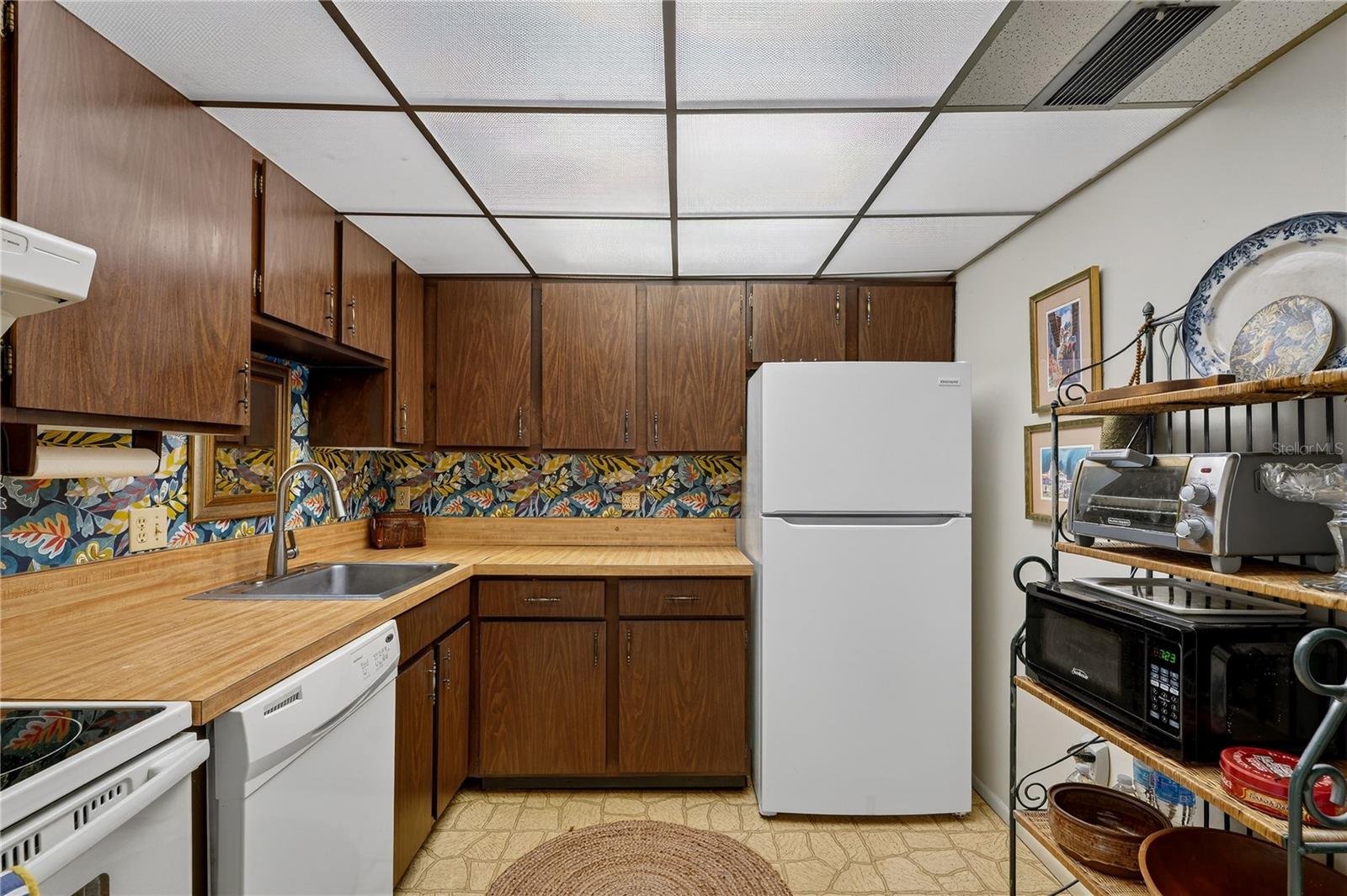 Image 4 of 37 For 935 Halifax Avenue 707