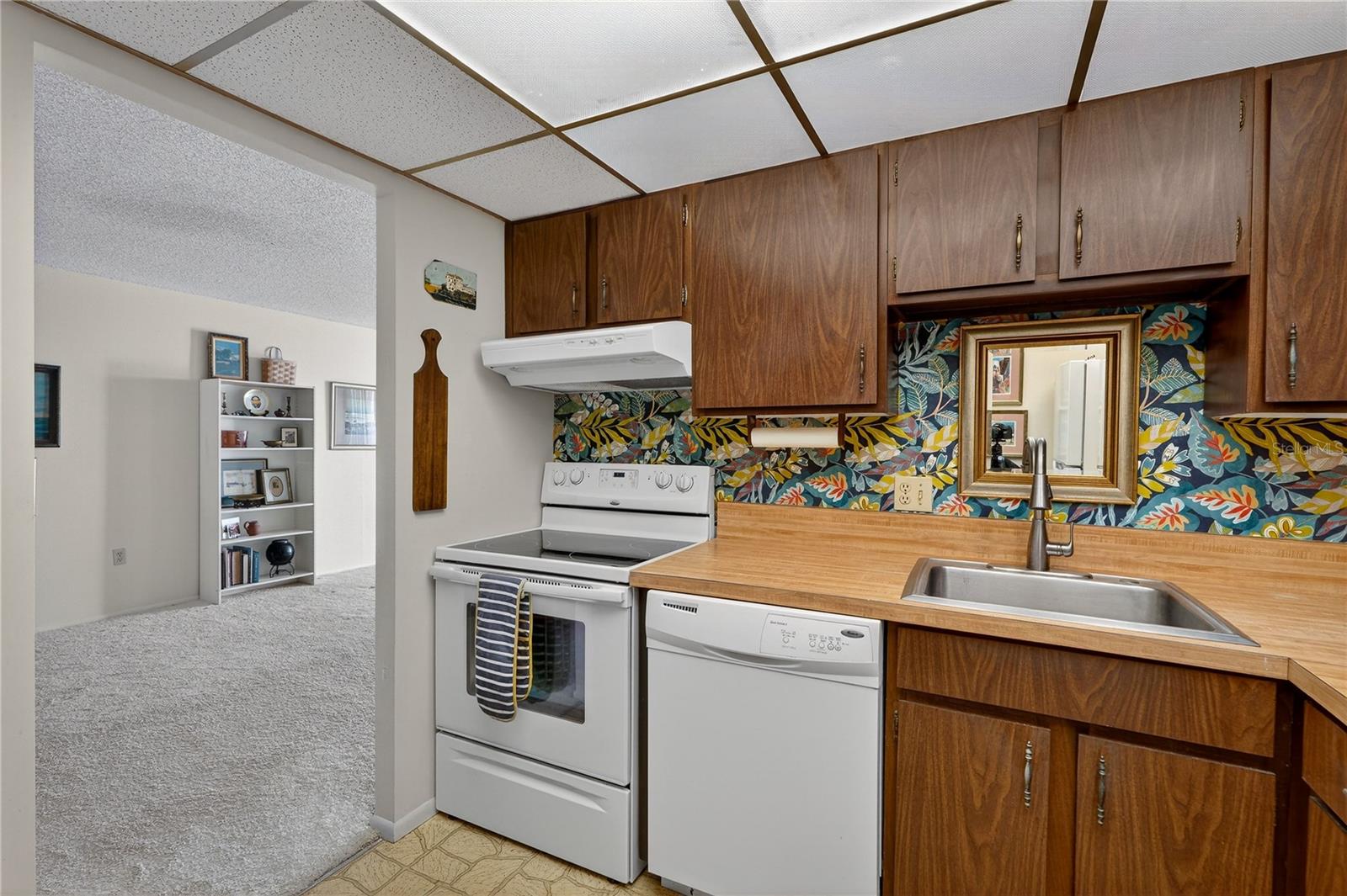 Image 6 of 37 For 935 Halifax Avenue 707