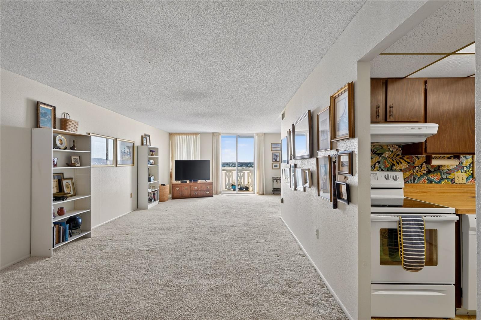 Image 8 of 37 For 935 Halifax Avenue 707