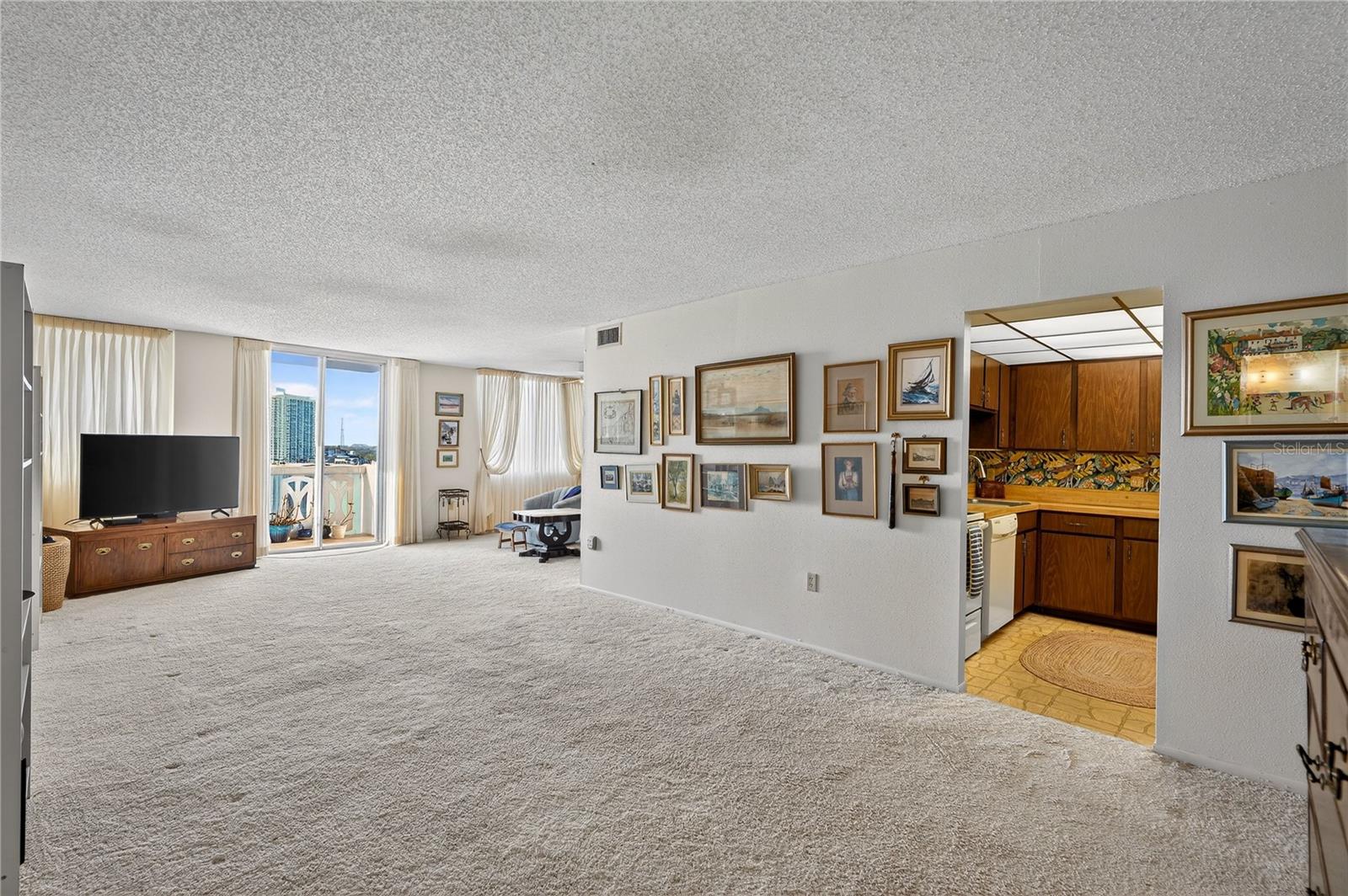 Image 9 of 37 For 935 Halifax Avenue 707