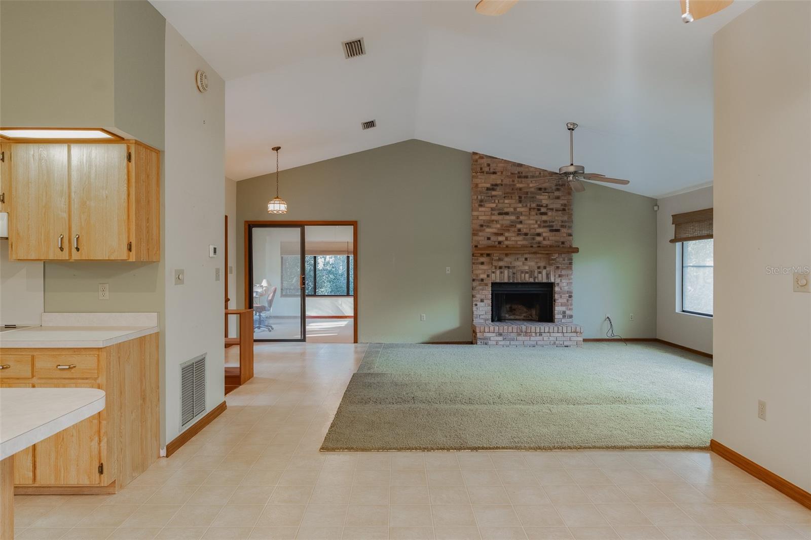 Image 17 of 44 For 1325 Spring Garden Avenue