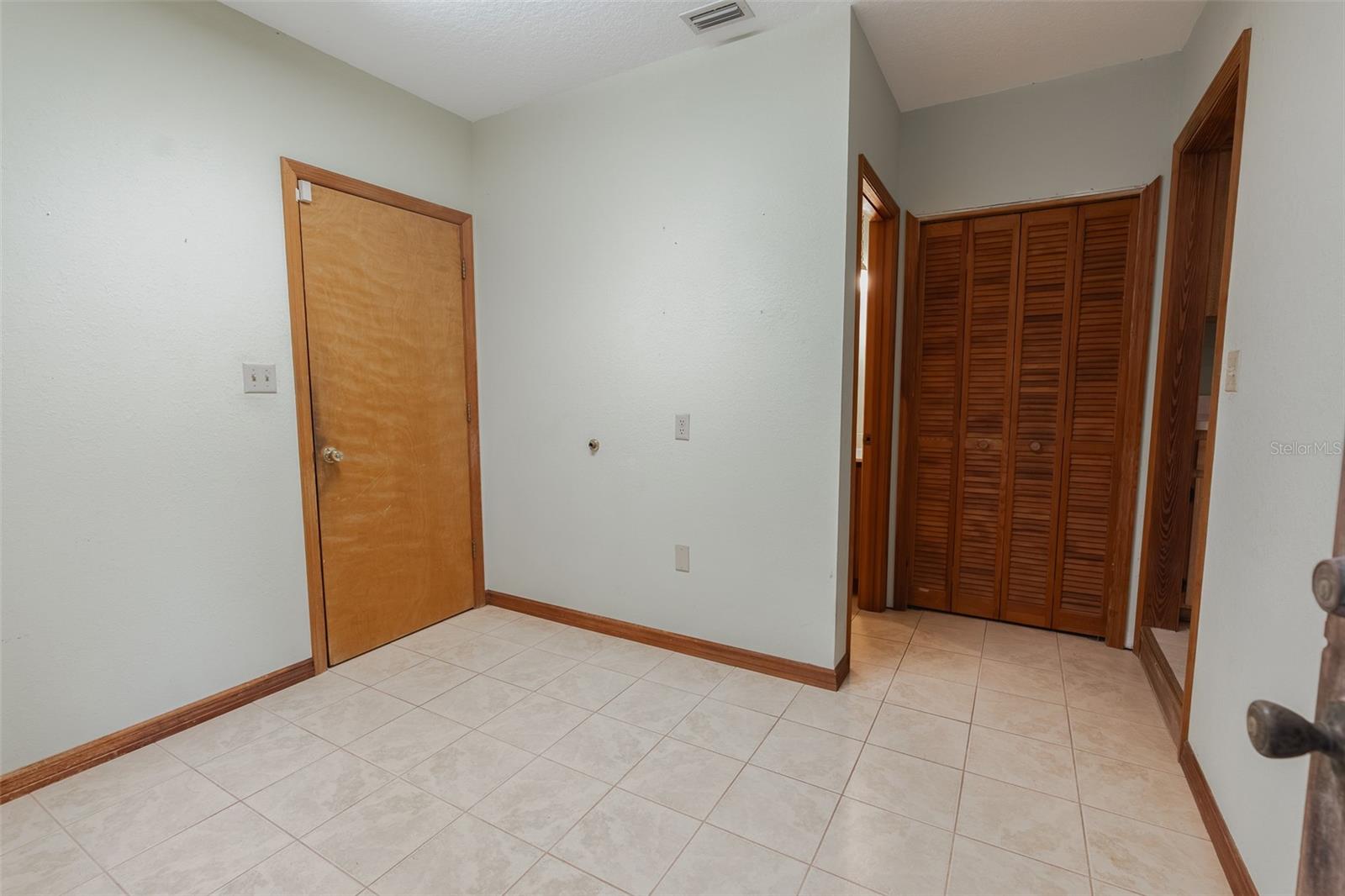 Image 20 of 44 For 1325 Spring Garden Avenue