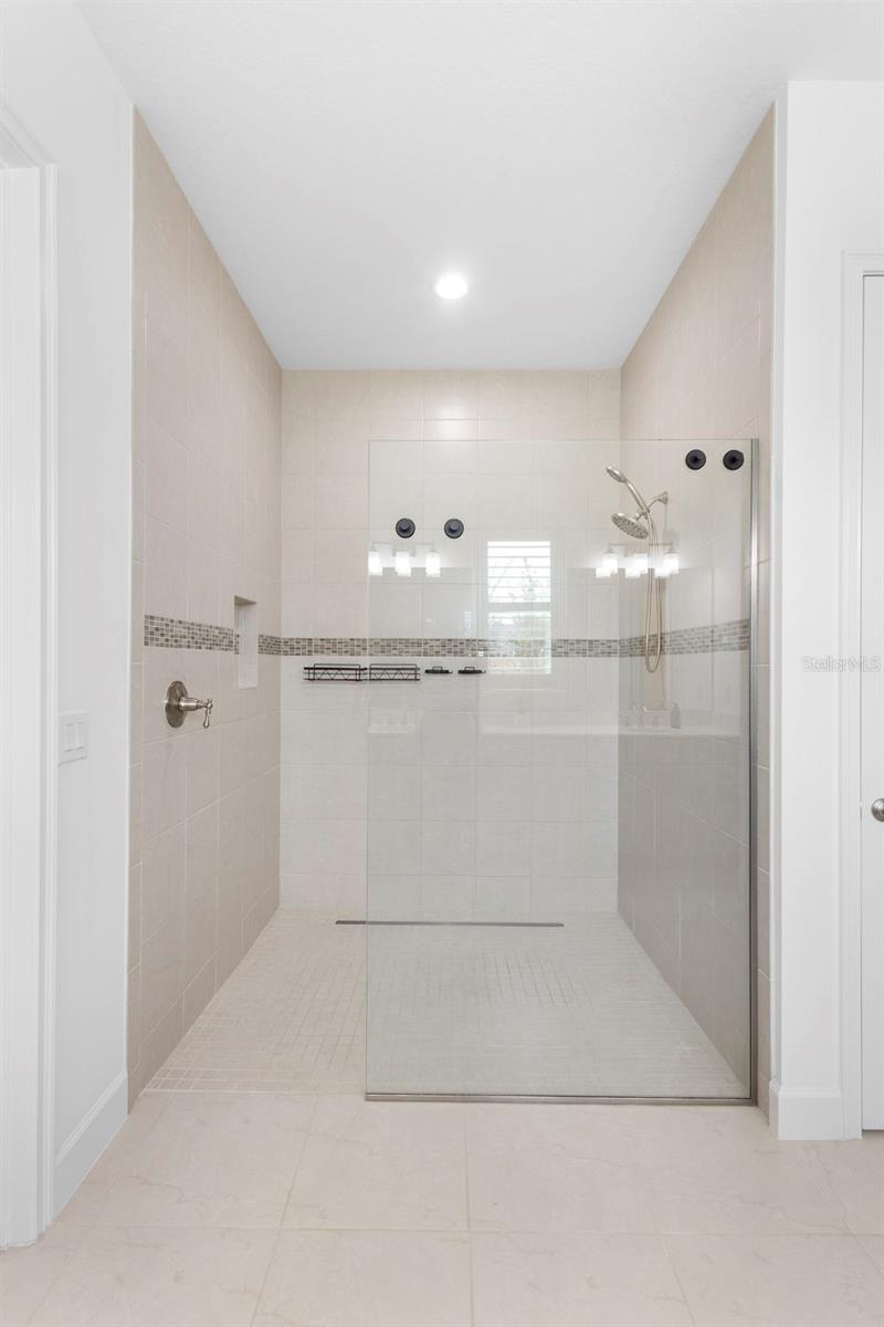 Image 21 of 39 For 6291 Fallsgrove Lane