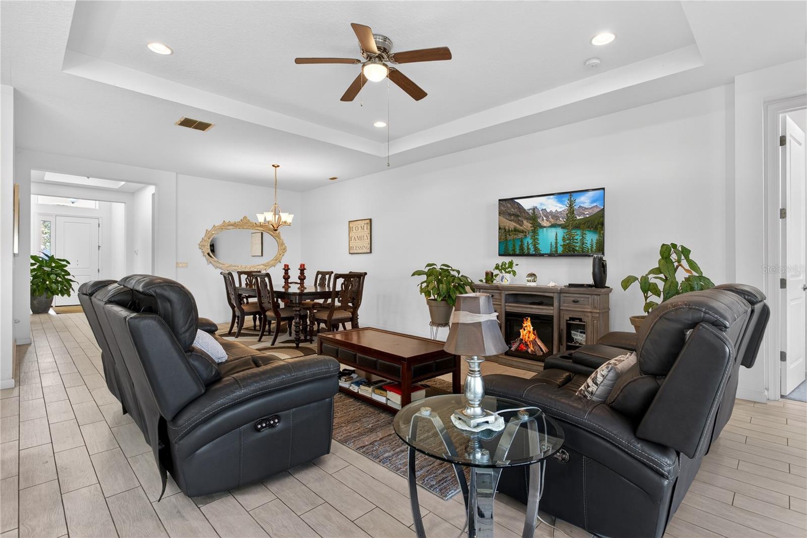 Image 20 of 35 For 1539 Lambrook Drive