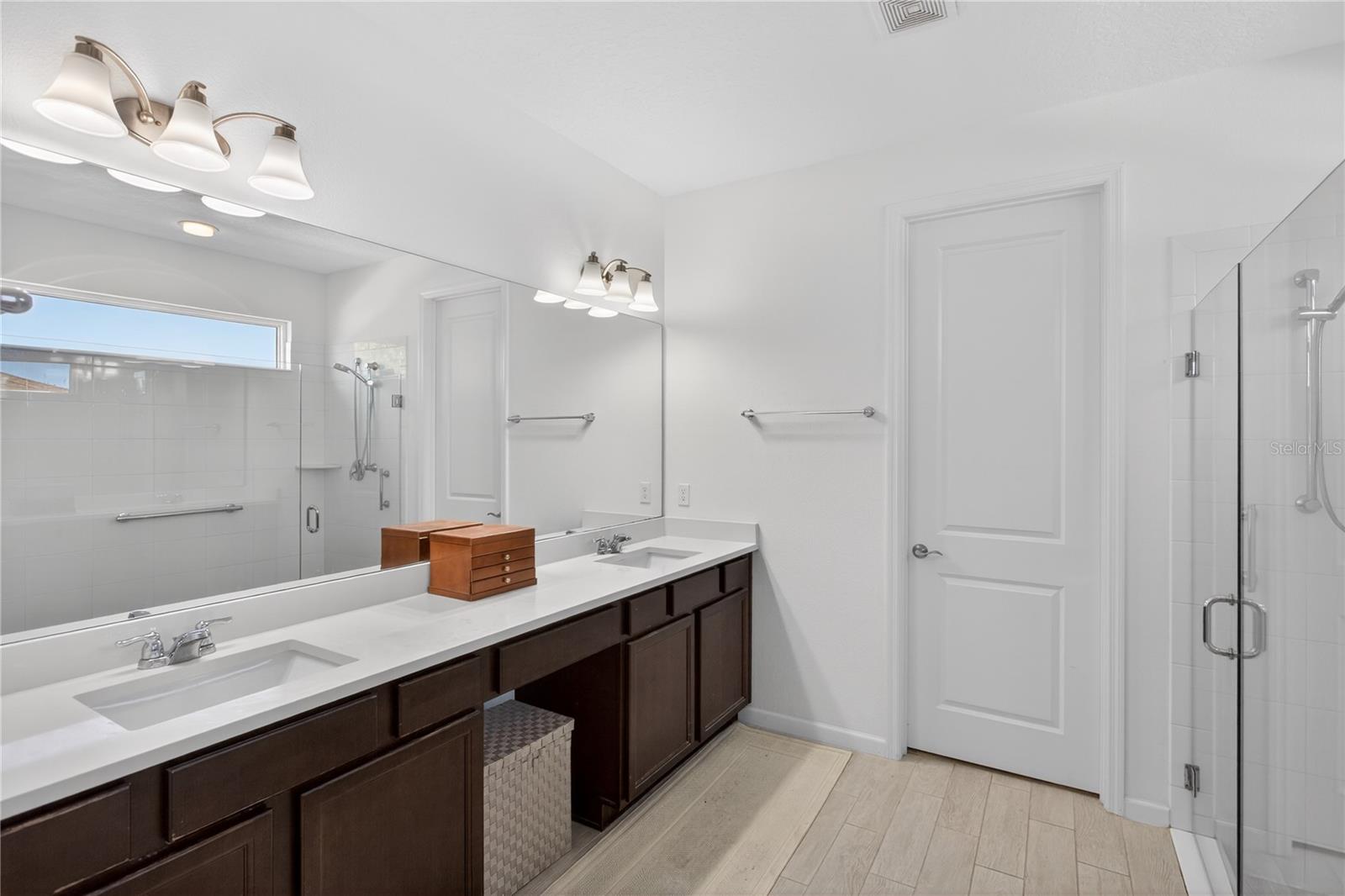 Image 29 of 35 For 1539 Lambrook Drive