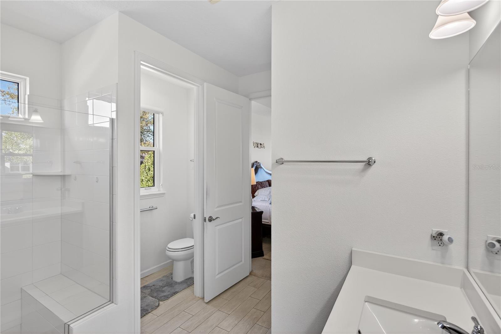 Image 30 of 35 For 1539 Lambrook Drive