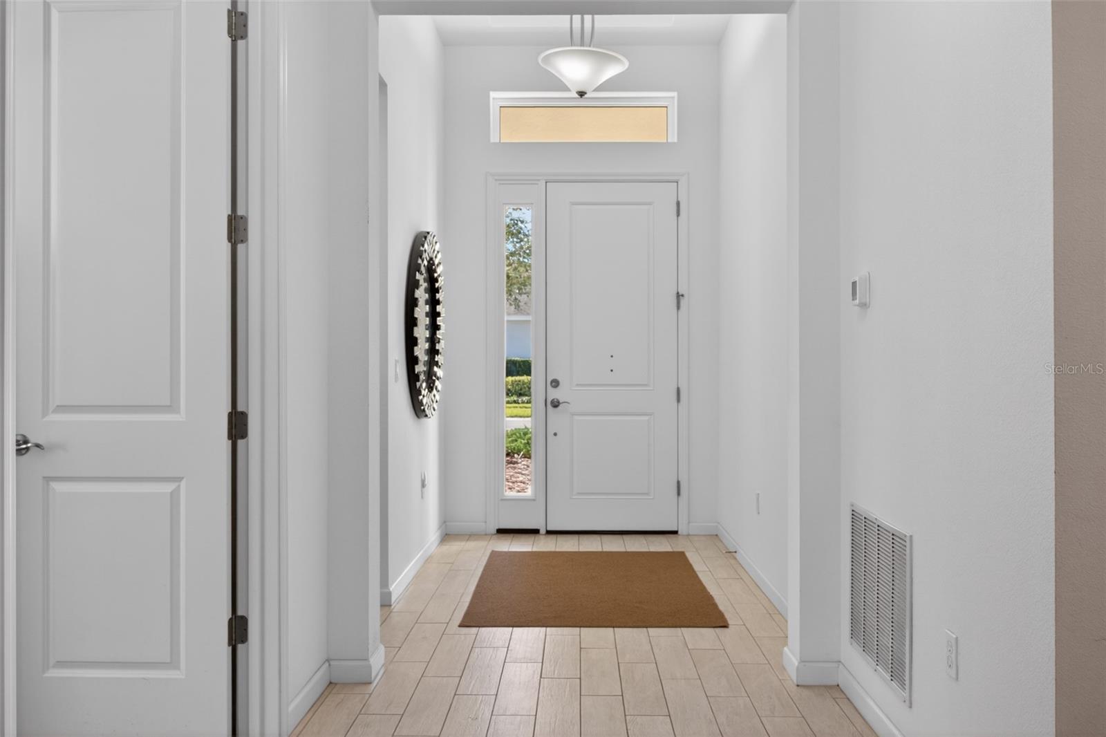 Image 7 of 35 For 1539 Lambrook Drive