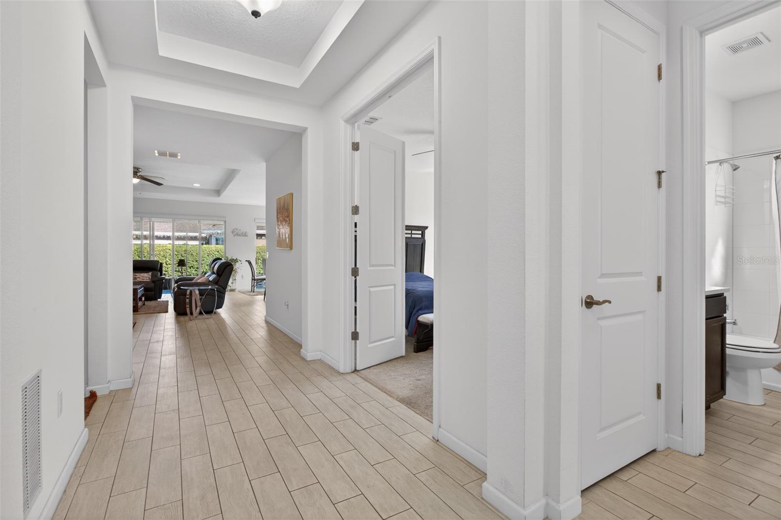 Image 8 of 35 For 1539 Lambrook Drive