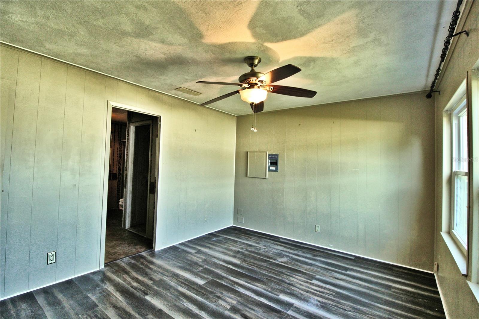 Image 19 of 33 For 743 Cricket Court