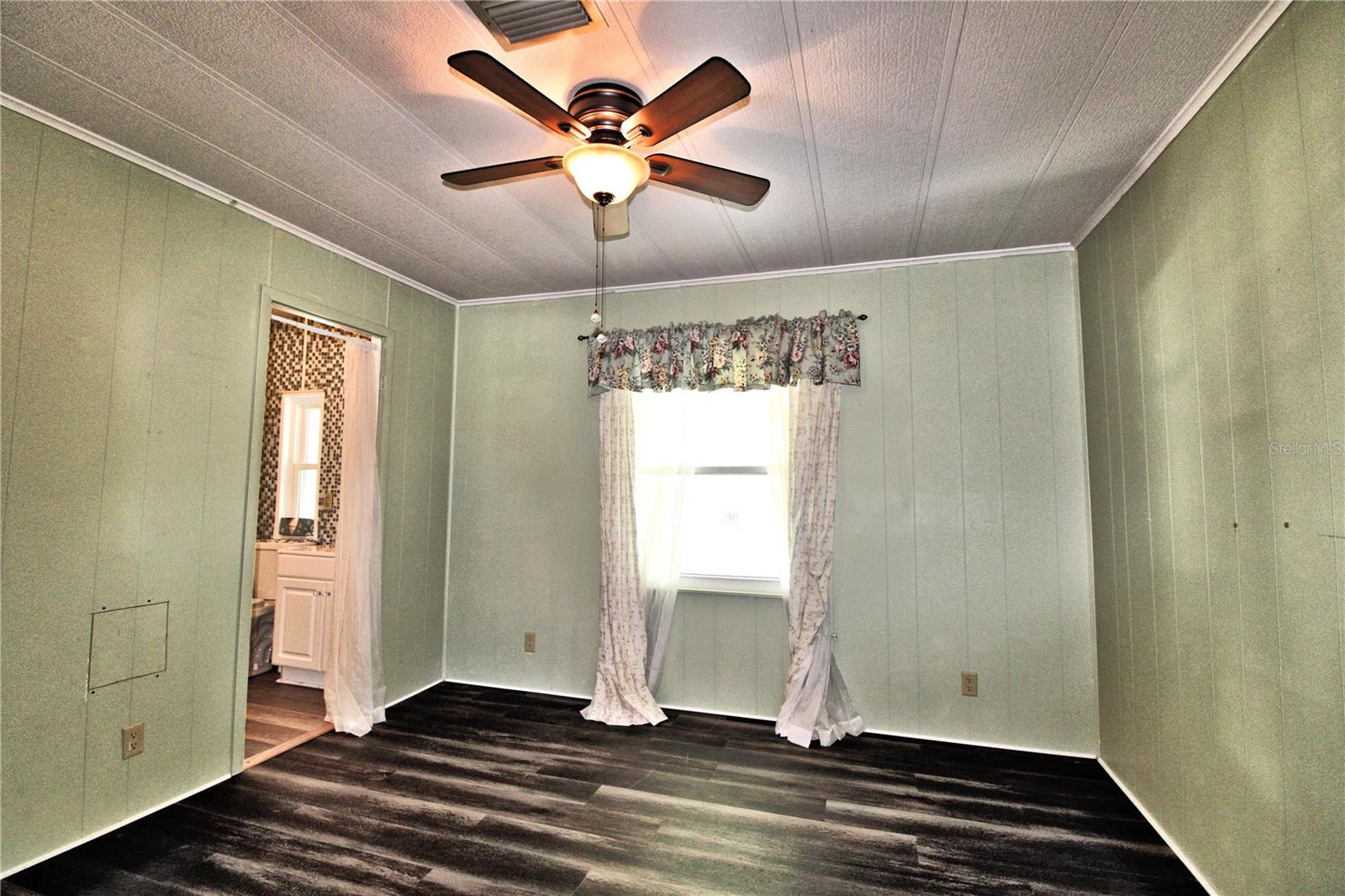 Image 24 of 33 For 743 Cricket Court