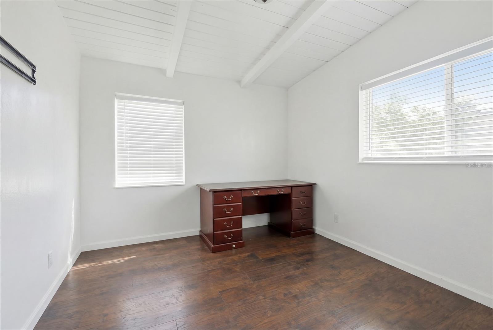 Image 21 of 31 For 343 Elsie Avenue