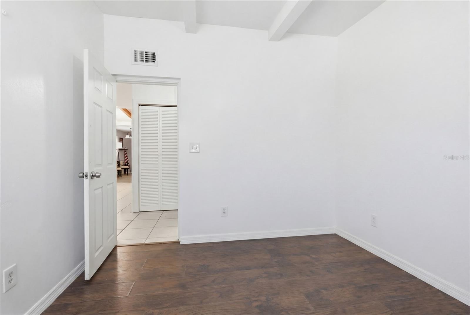 Image 25 of 31 For 343 Elsie Avenue