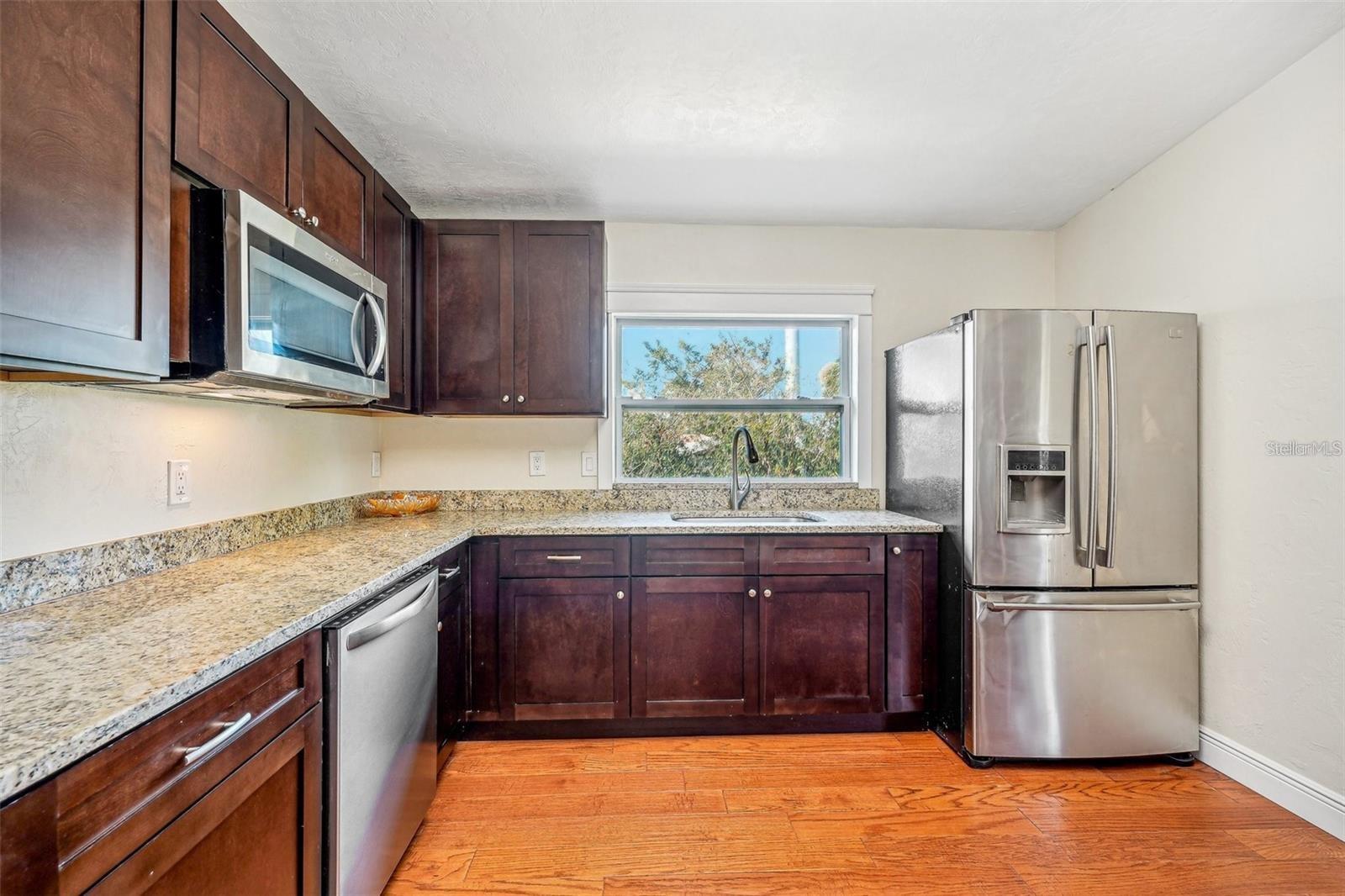 Image 6 of 46 For 934 Halifax Avenue