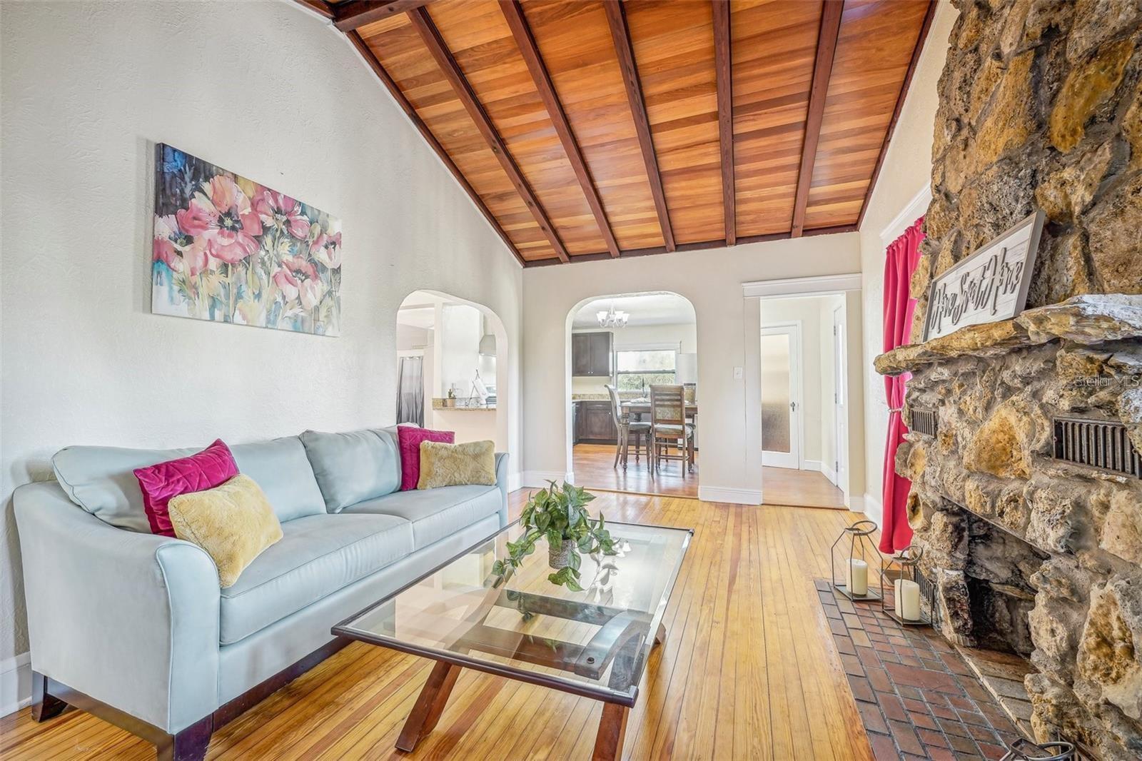 Image 9 of 46 For 934 Halifax Avenue