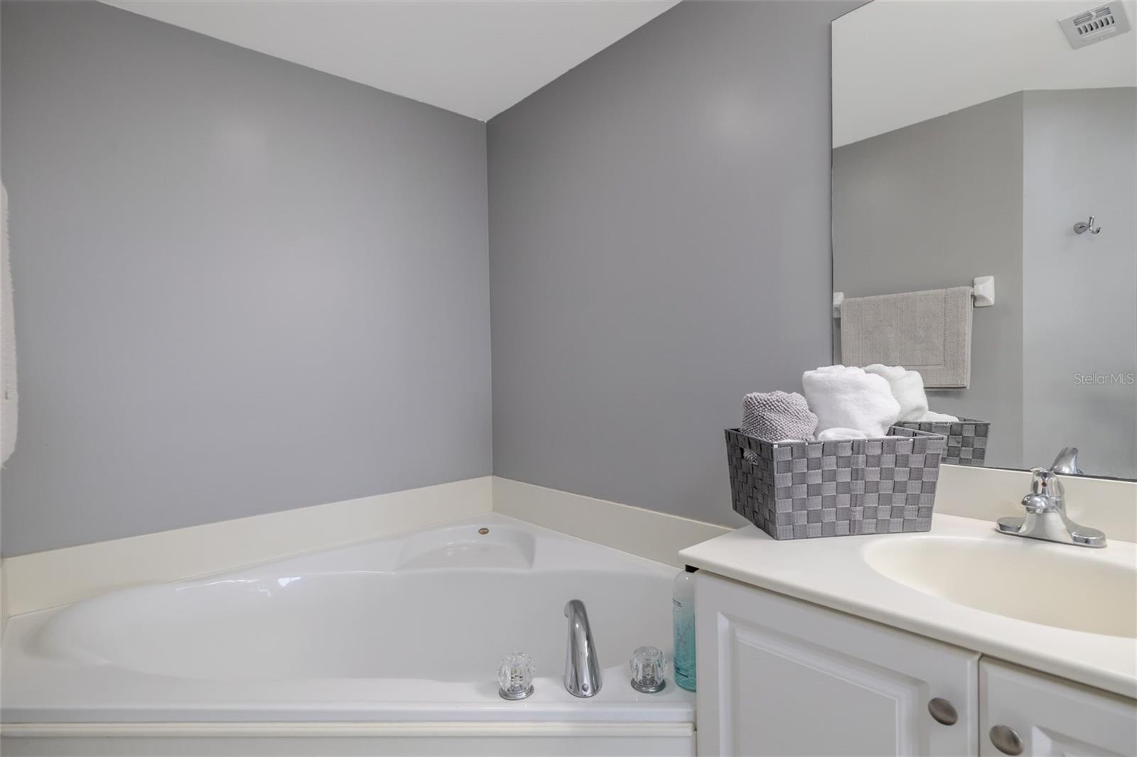 Image 32 of 66 For 3425 Atlantic Avenue 1102