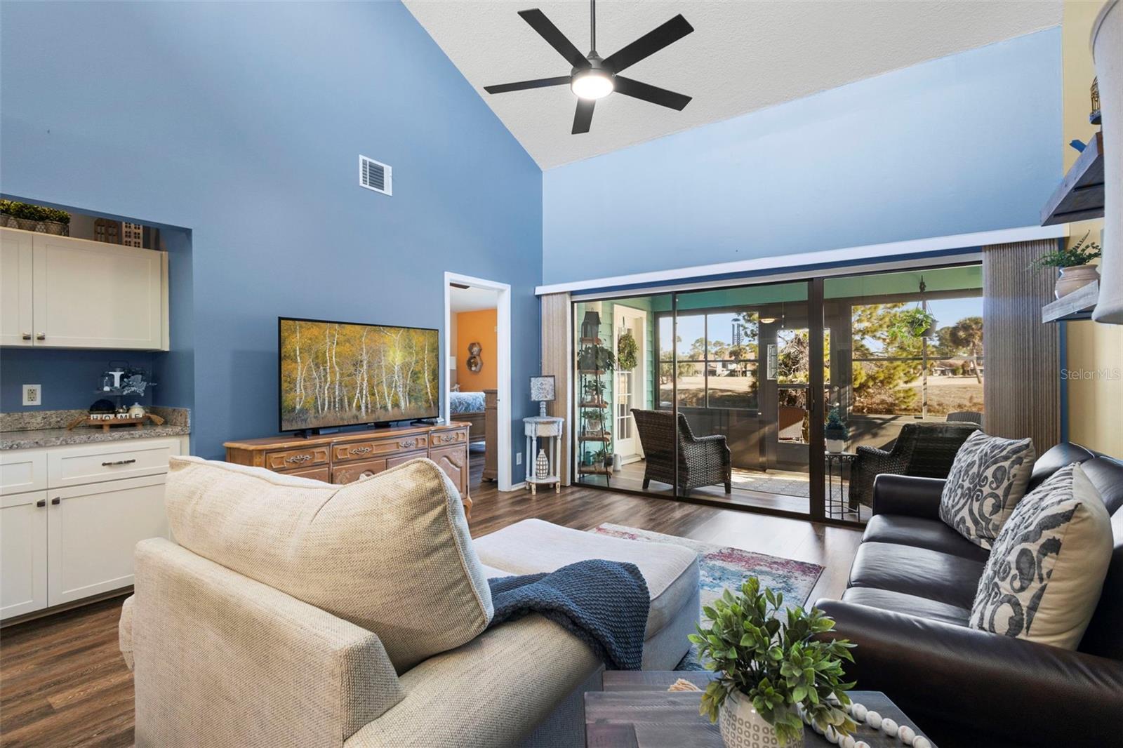 Image 16 of 47 For 173 Surf Scooter Drive