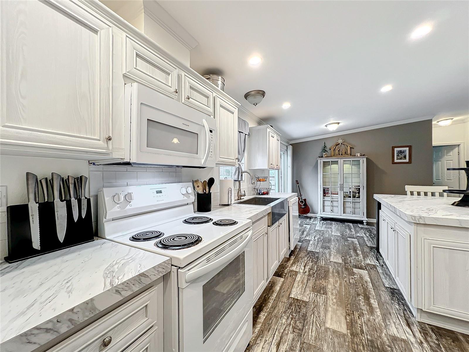 Image 3 of 71 For 32600 Red Oak Drive