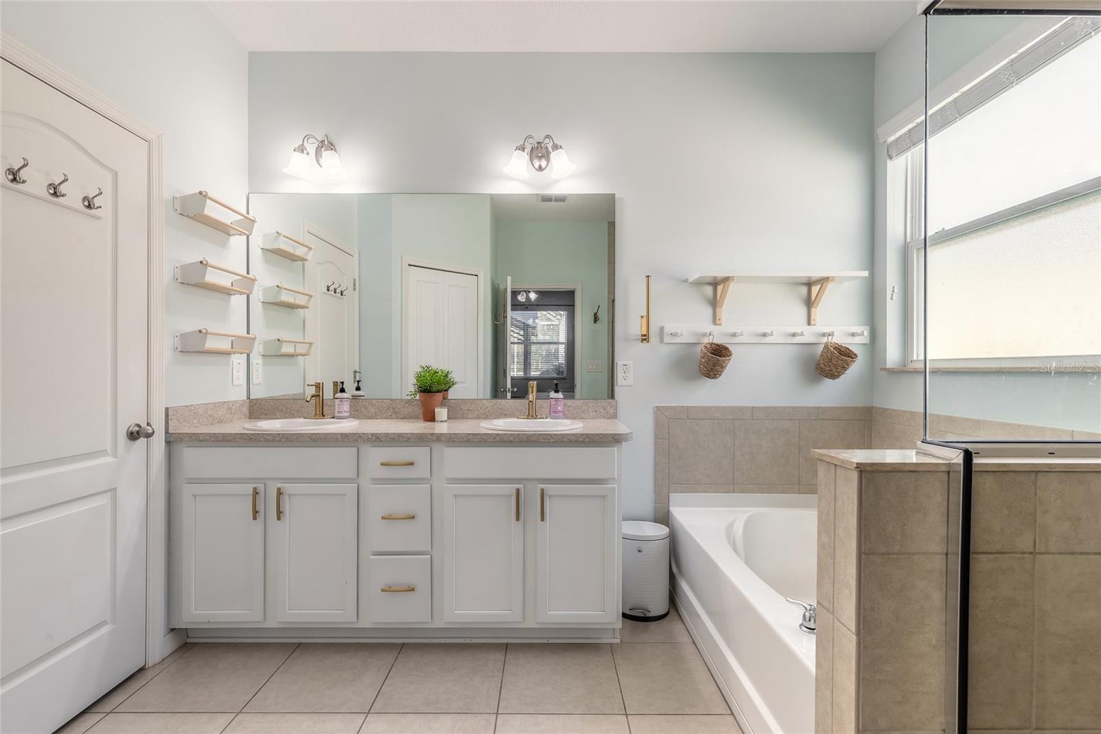 Image 17 of 58 For 1215 Cap Diville Avenue