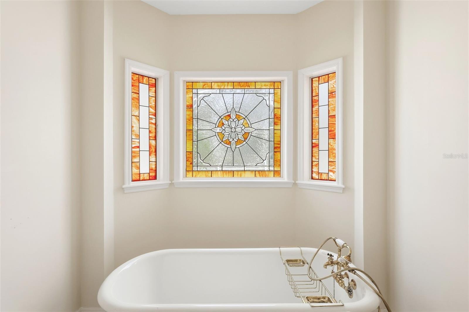 Listing photo id 17 for 1979 Hazen Road