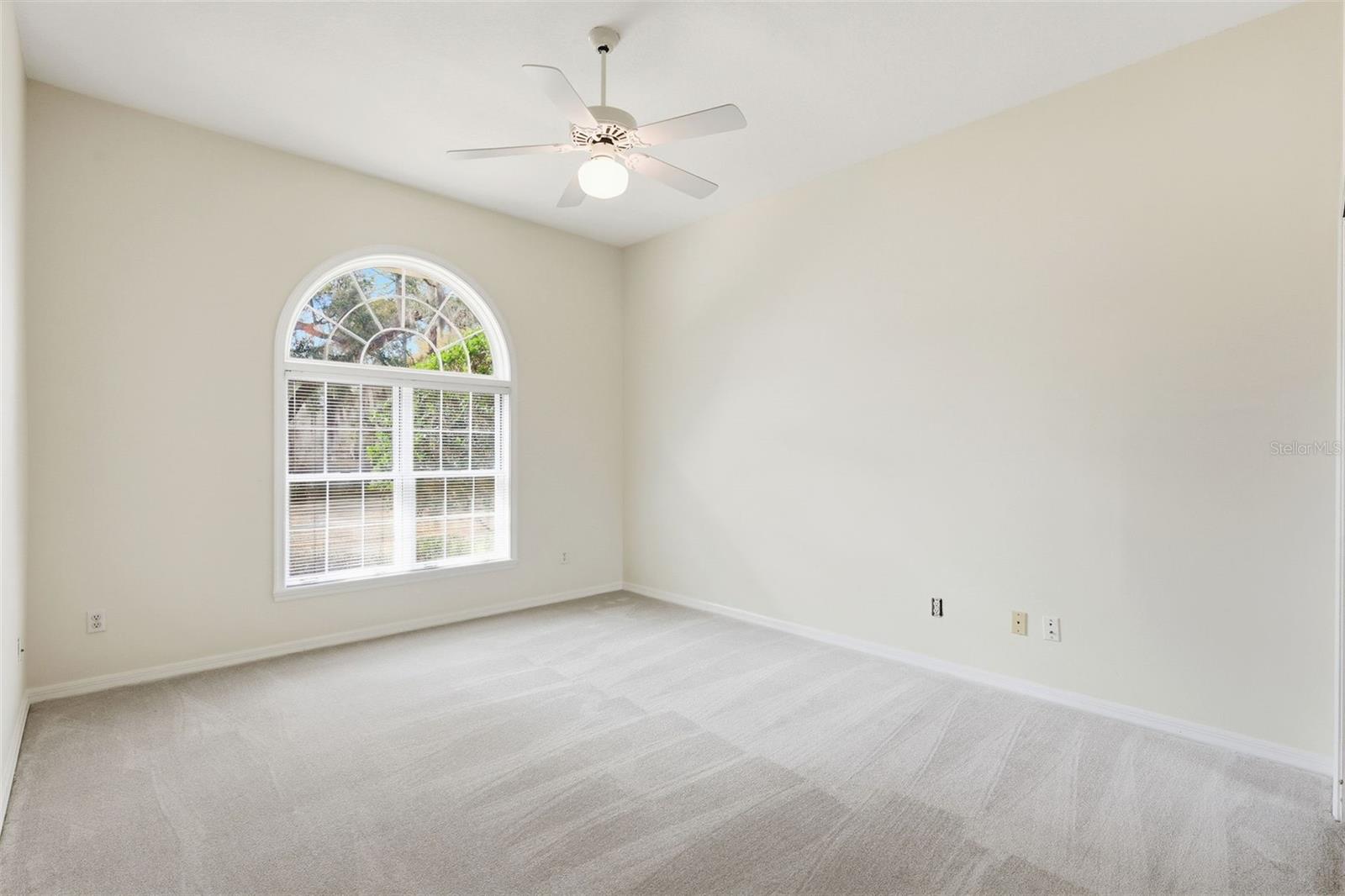 Listing photo id 18 for 1979 Hazen Road