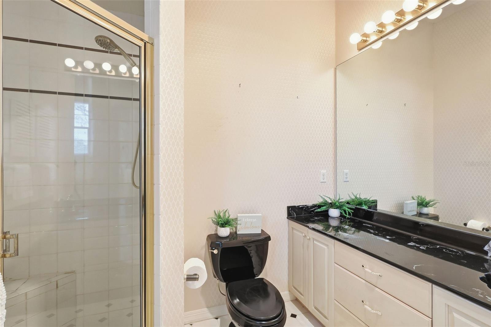 Listing photo id 23 for 1979 Hazen Road