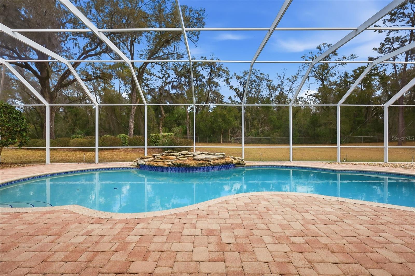 Listing photo id 26 for 1979 Hazen Road