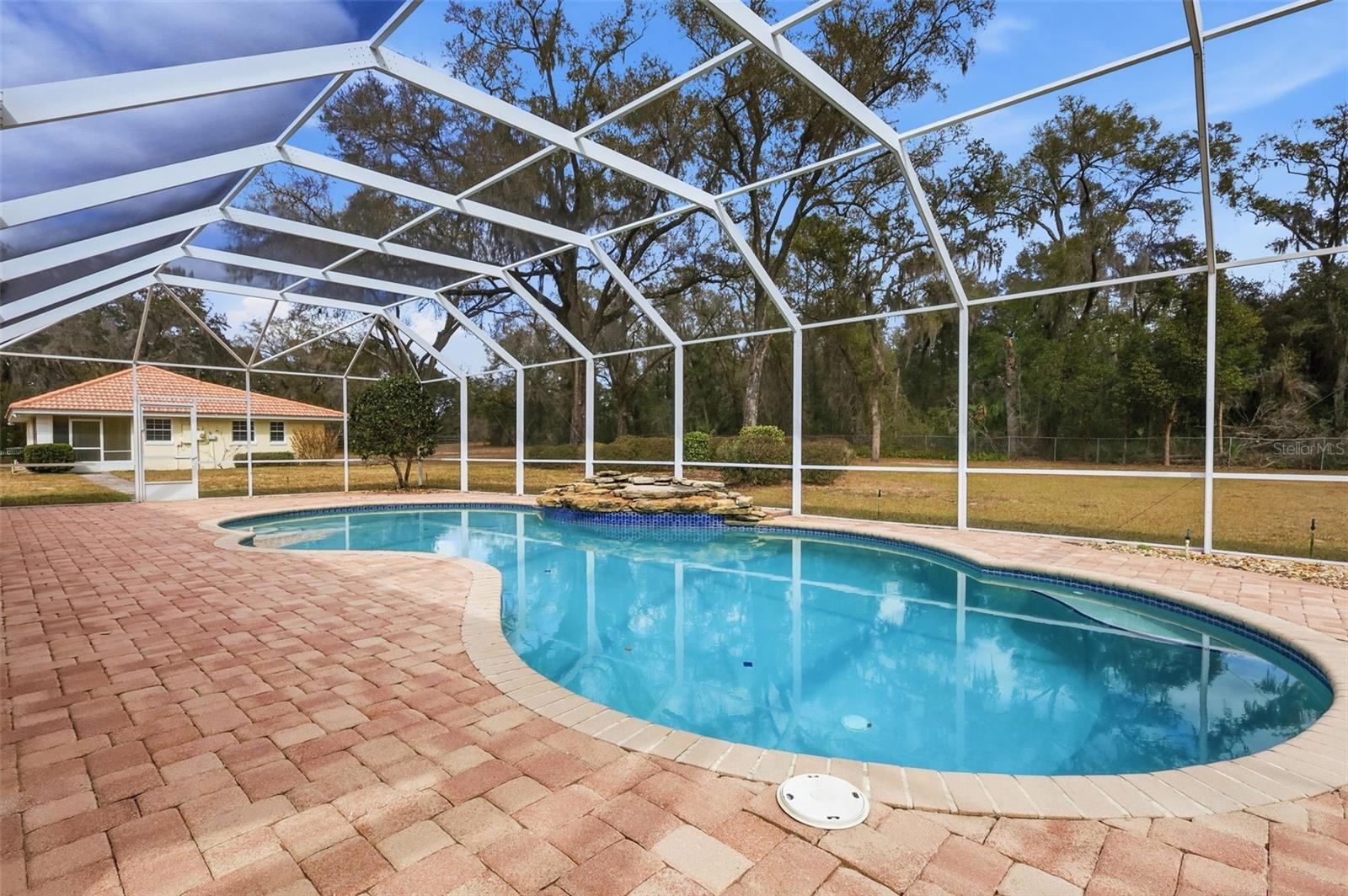 Listing photo id 28 for 1979 Hazen Road