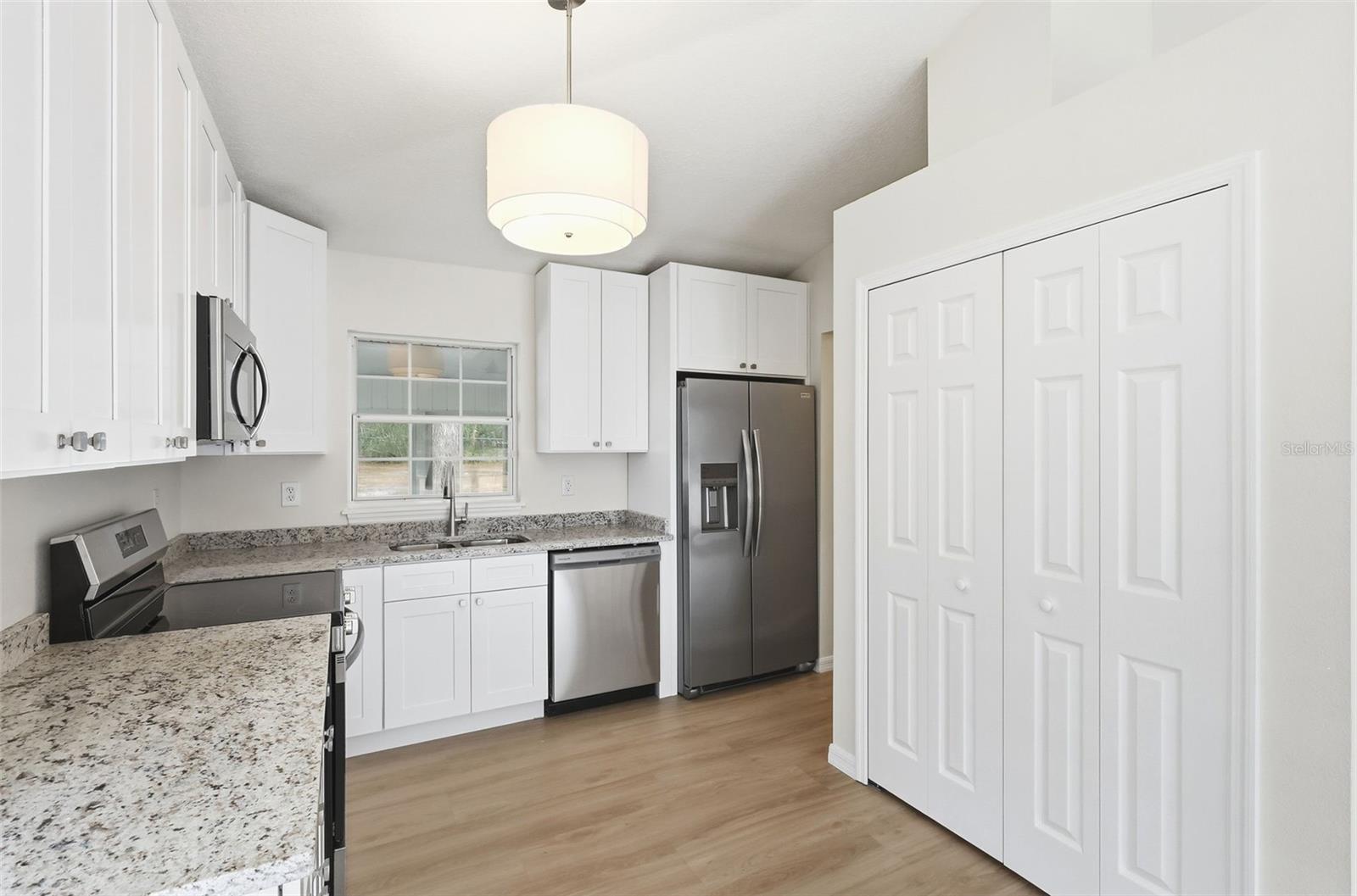 Listing photo id 36 for 1979 Hazen Road