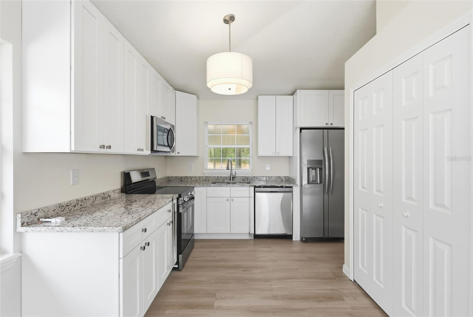 Listing photo id 37 for 1979 Hazen Road