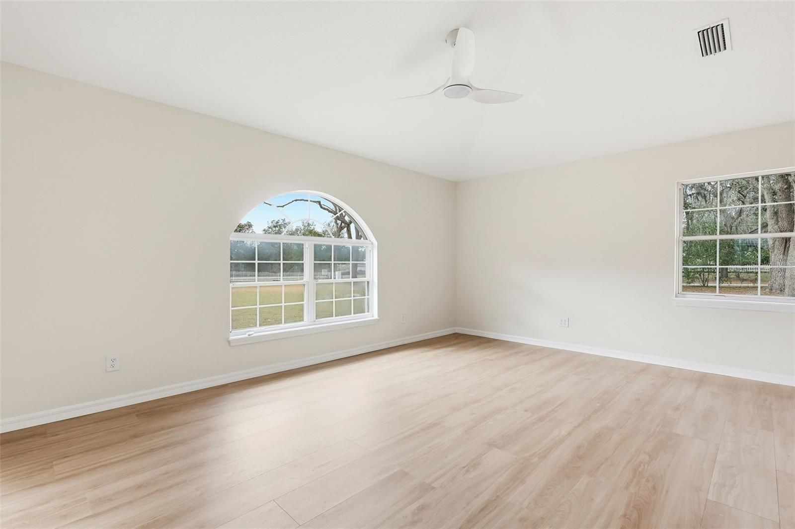 Listing photo id 39 for 1979 Hazen Road