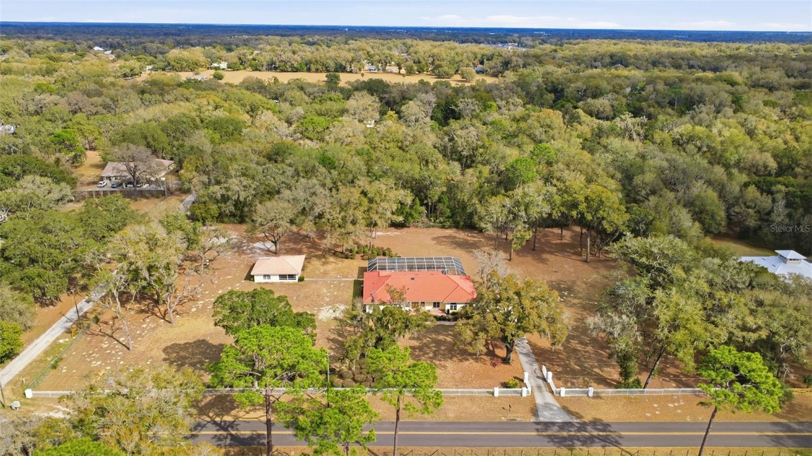 Listing photo id 45 for 1979 Hazen Road