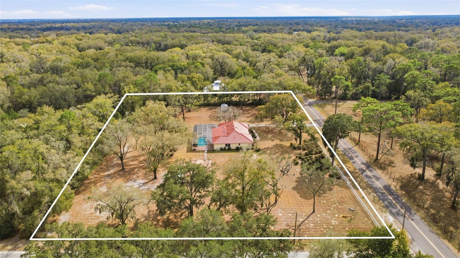 Listing photo id 46 for 1979 Hazen Road