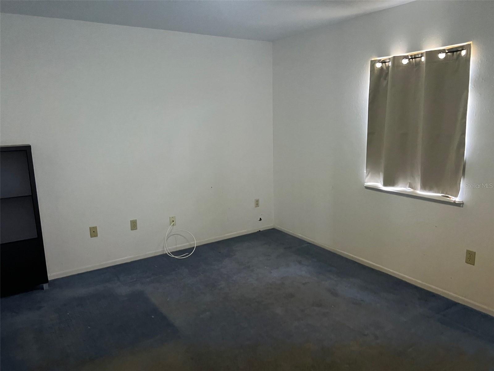 Listing photo id 9 for 330 Bonnie Lane