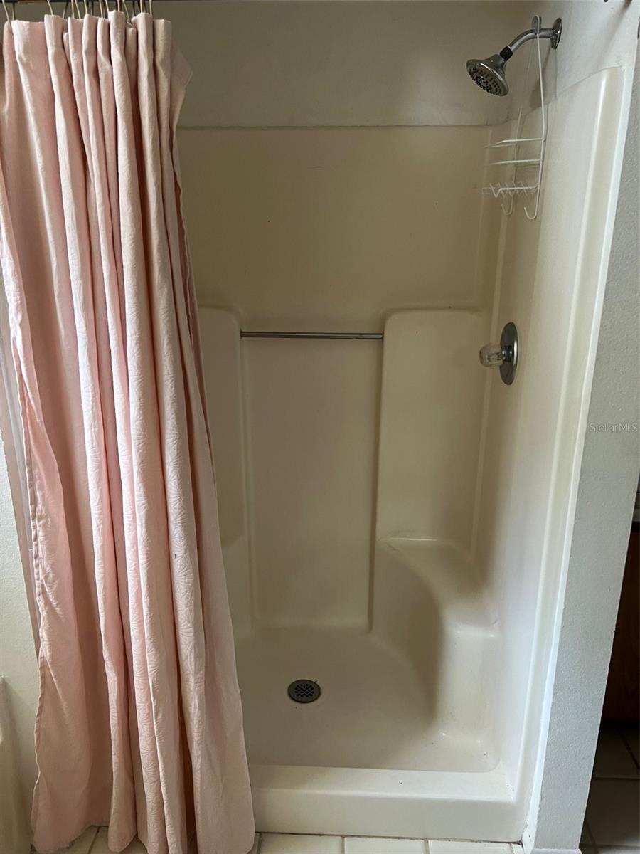 Listing photo id 14 for 330 Bonnie Lane