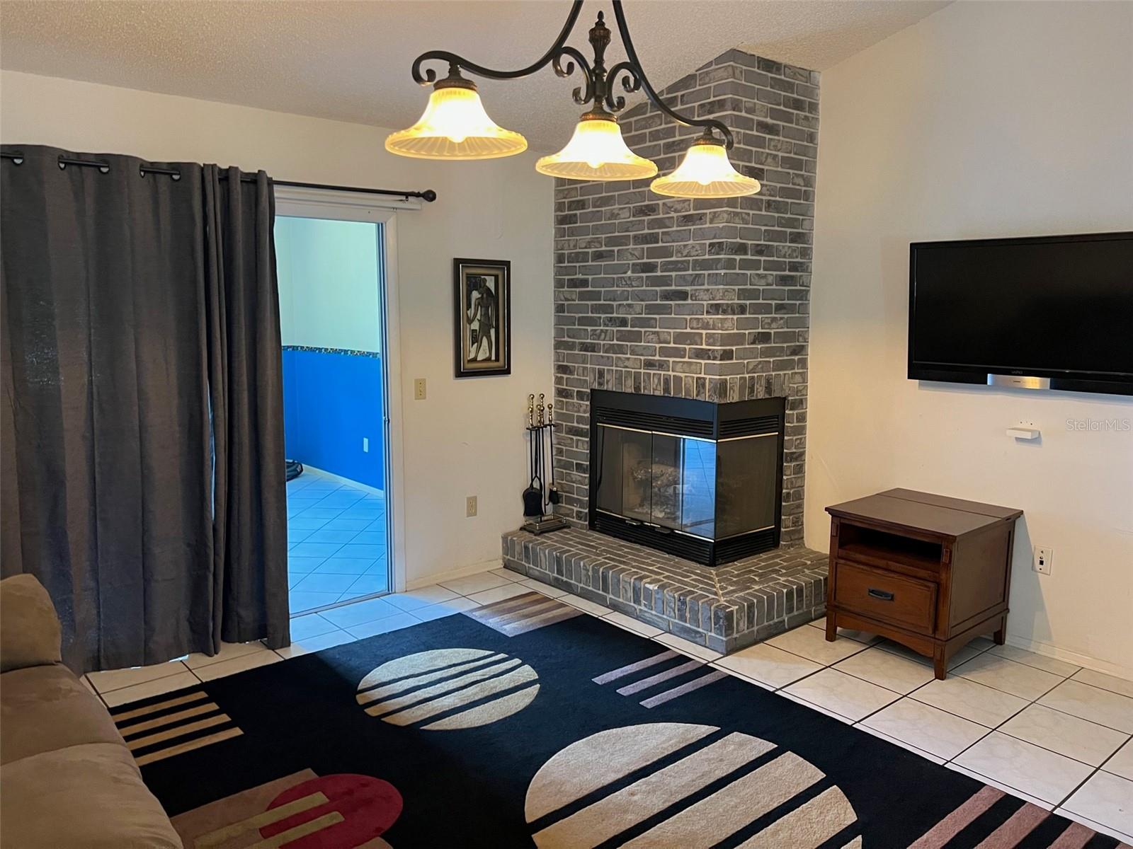 Listing photo id 1 for 330 Bonnie Lane