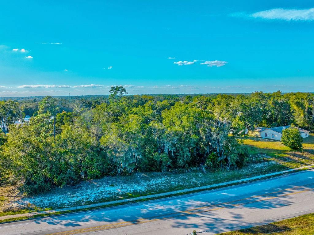 Listing photo id 35 for 330 Bonnie Lane