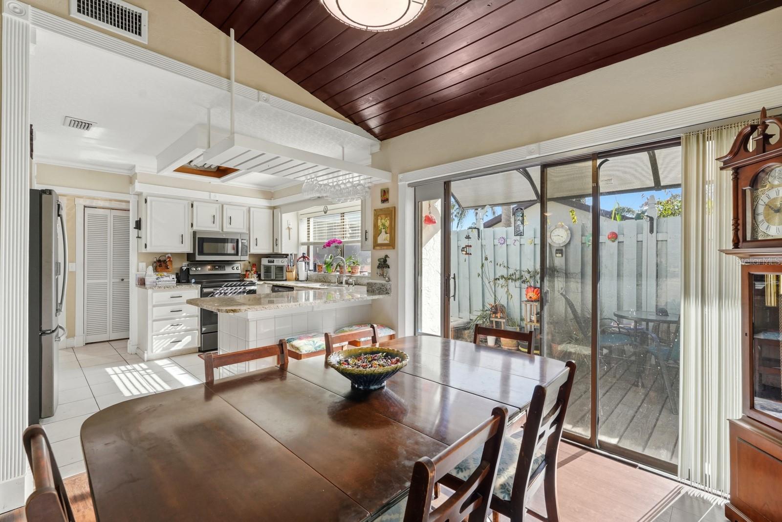 Image 15 of 49 For 118 Meadowbrook Circle