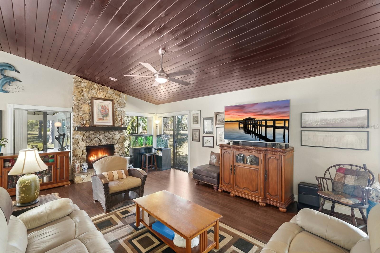 Image 3 of 49 For 118 Meadowbrook Circle