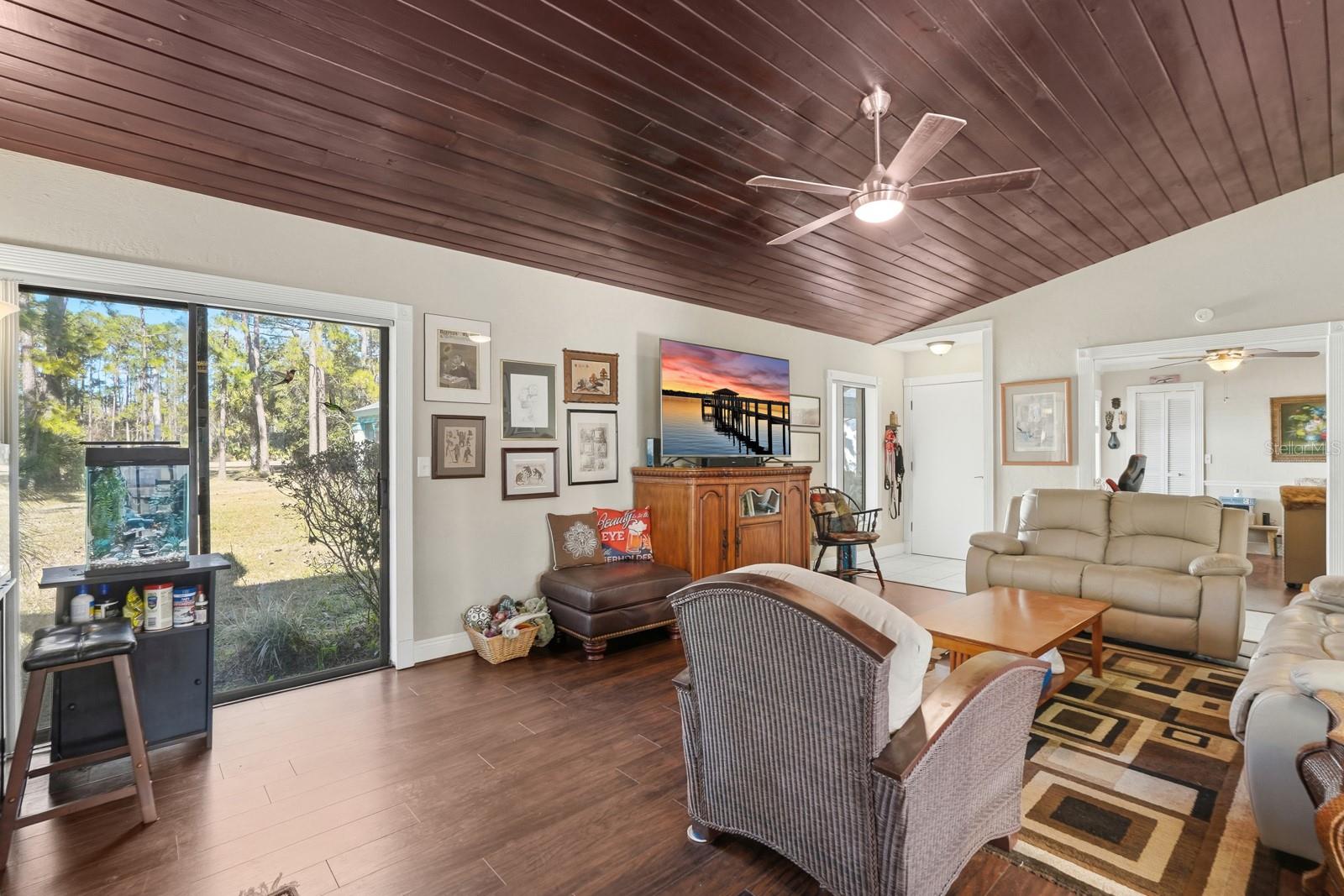 Image 8 of 49 For 118 Meadowbrook Circle