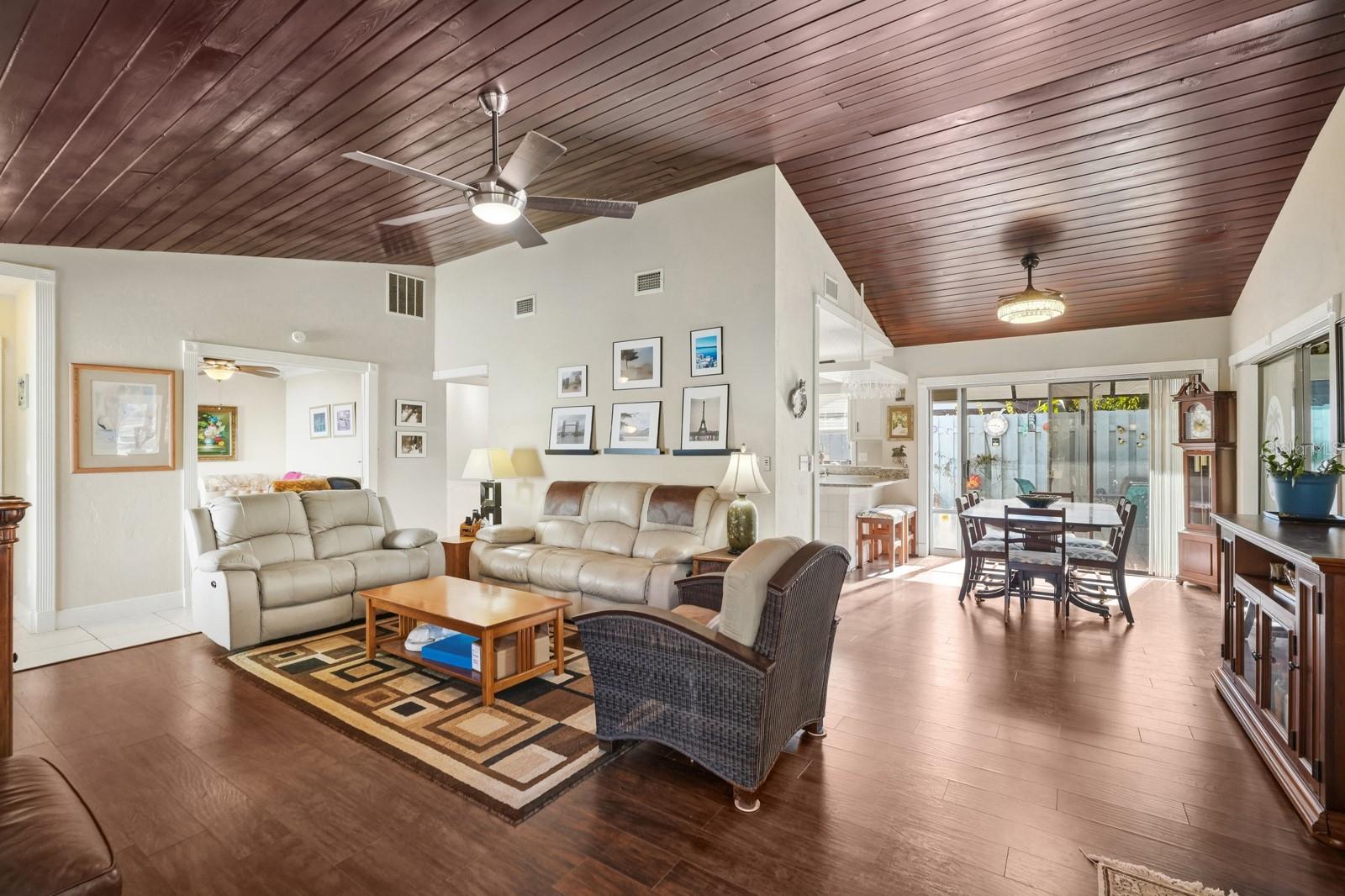 Image 9 of 49 For 118 Meadowbrook Circle