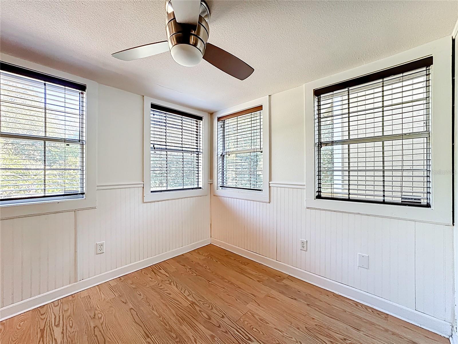 Image 30 of 86 For 1148 Grandview Street