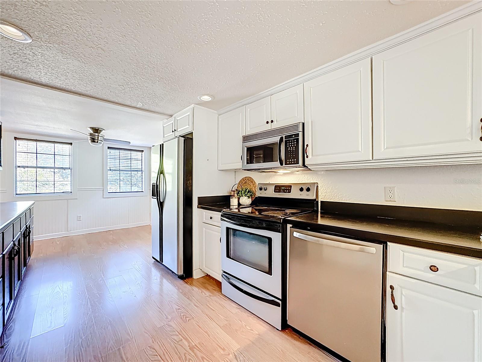 Image 40 of 86 For 1148 Grandview Street