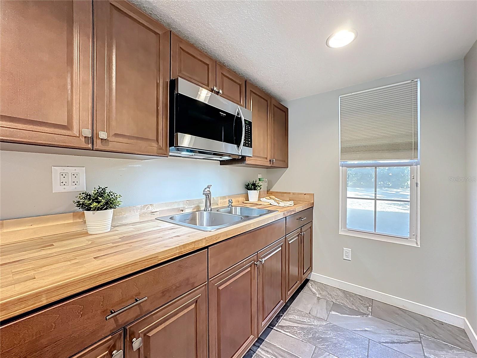 Image 52 of 86 For 1148 Grandview Street