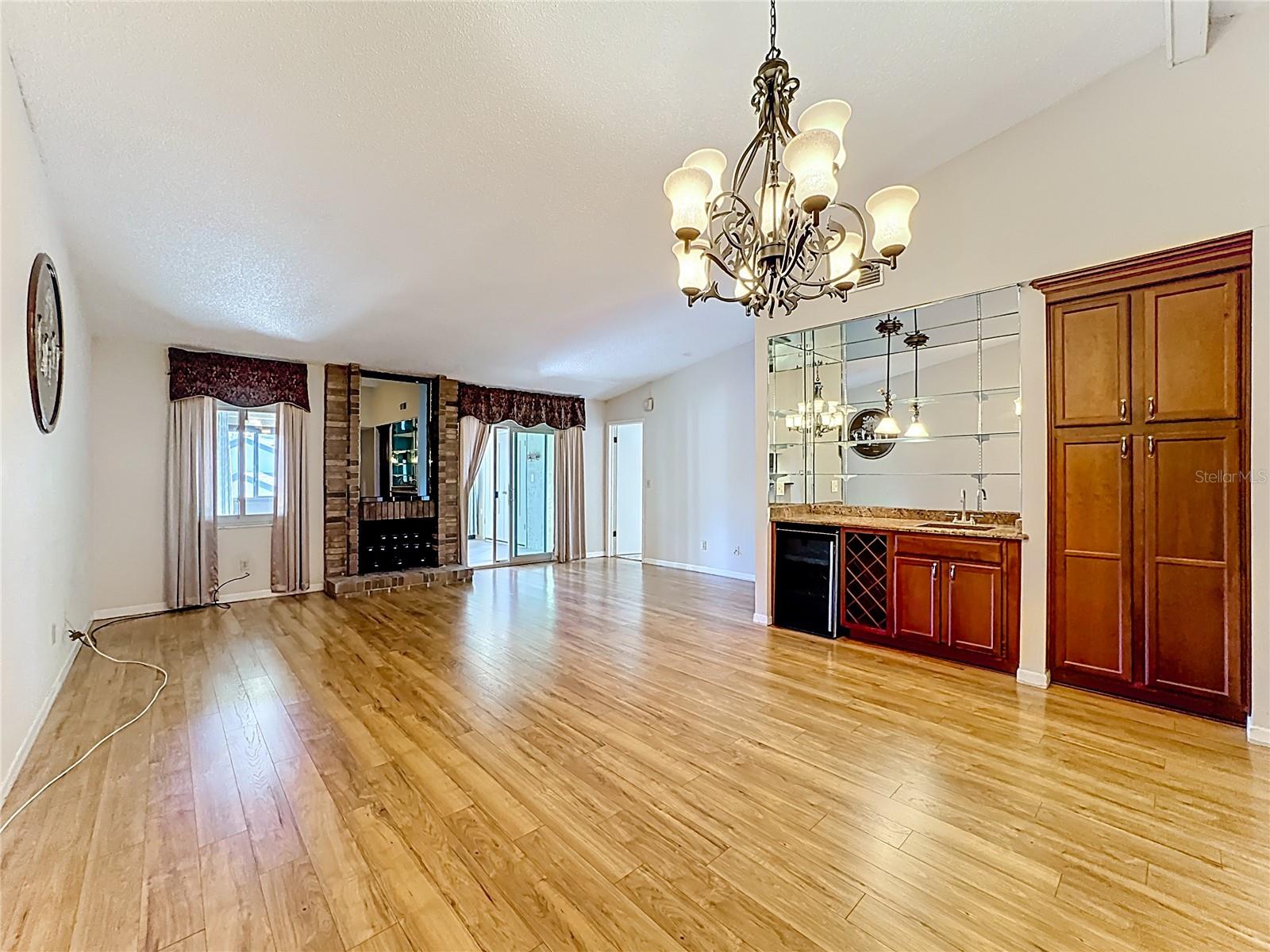 Image 17 of 49 For 2 Escondido Circle 190