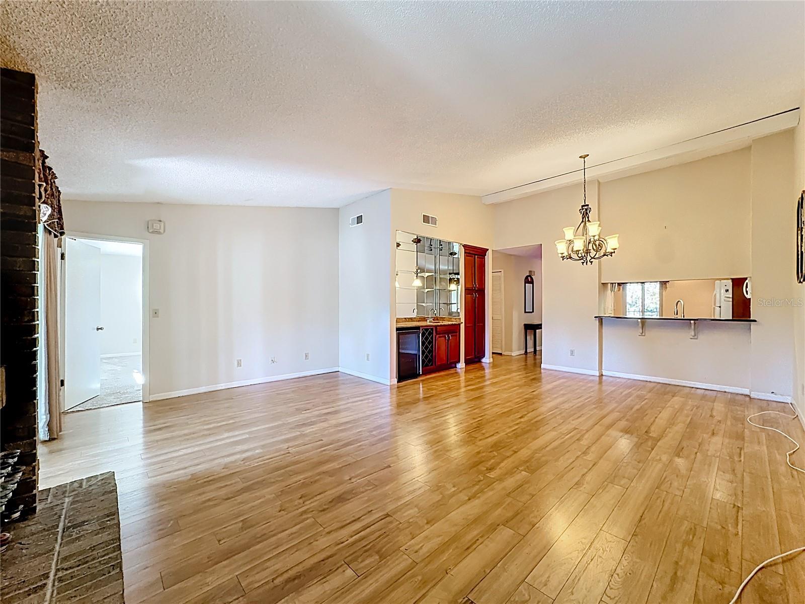 Image 19 of 49 For 2 Escondido Circle 190