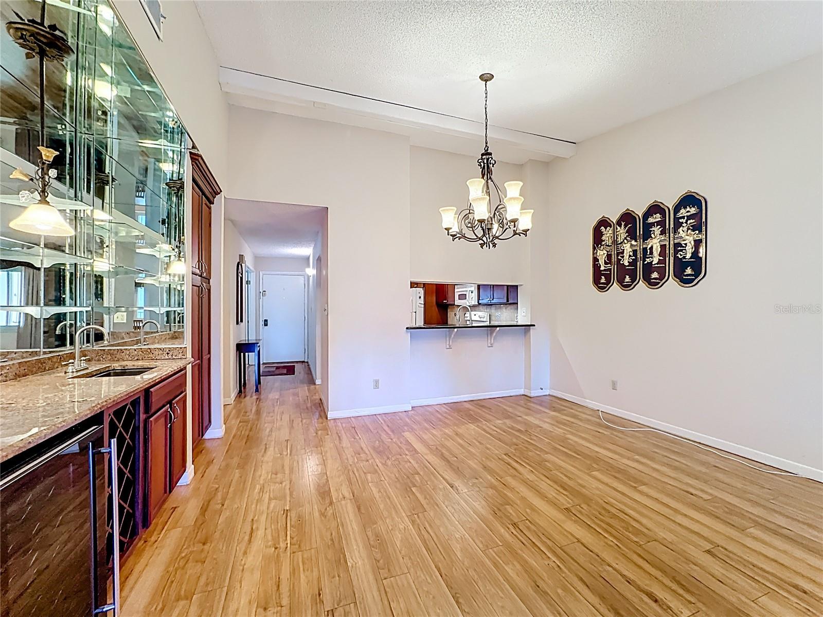 Image 21 of 49 For 2 Escondido Circle 190